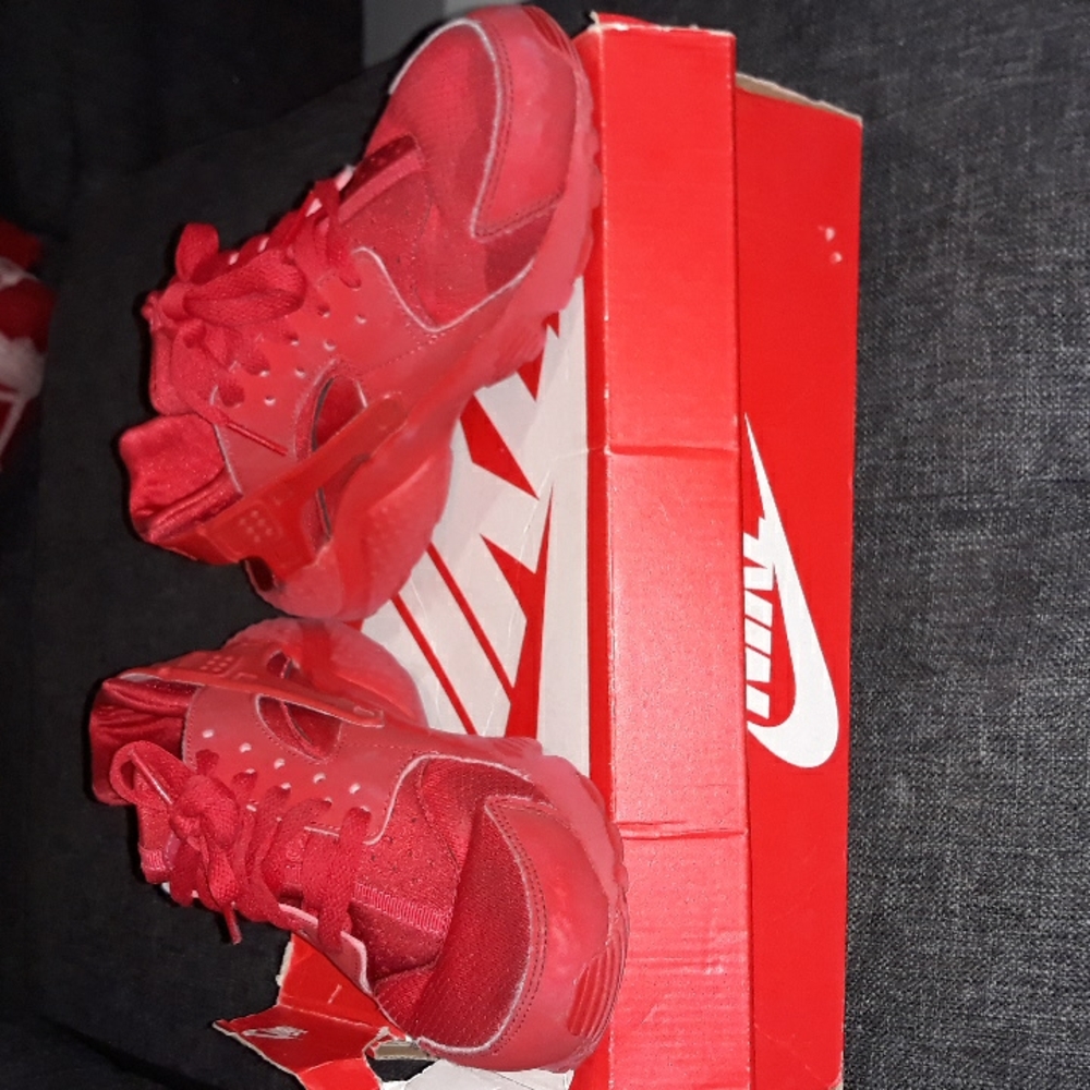 Nike Huarache Big Kids Size 5.5 Unisex